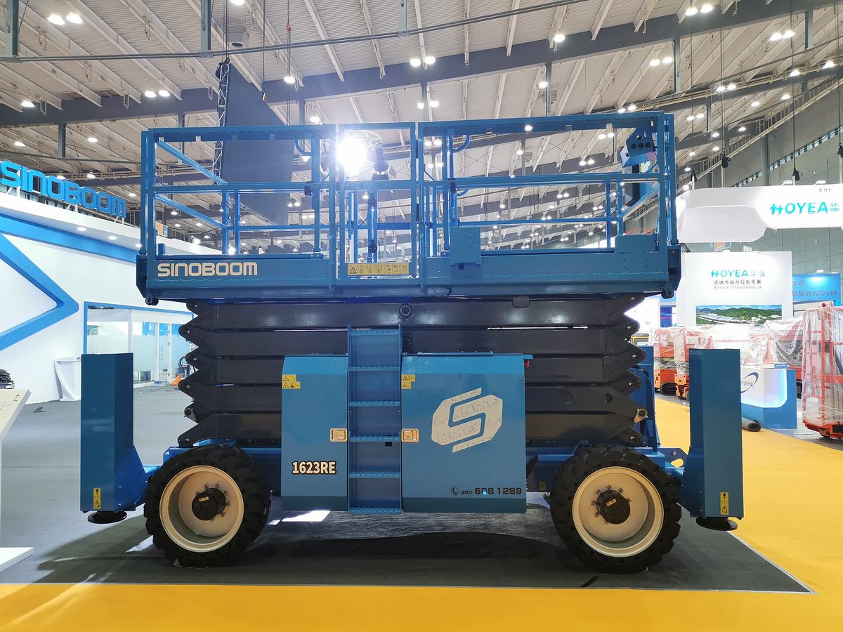 Articulating boom lift 20m