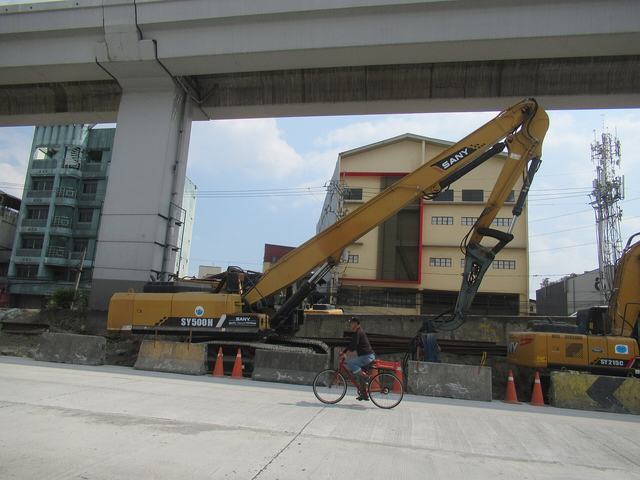 Long-reach excavator